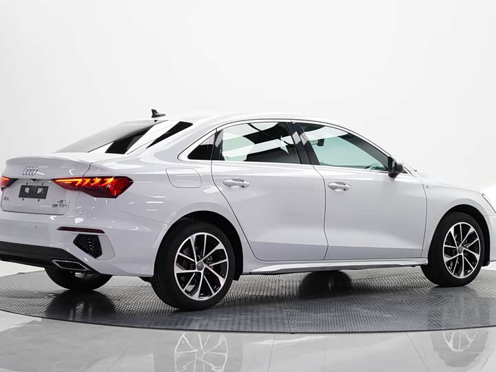 Фото 5 - Audi A3