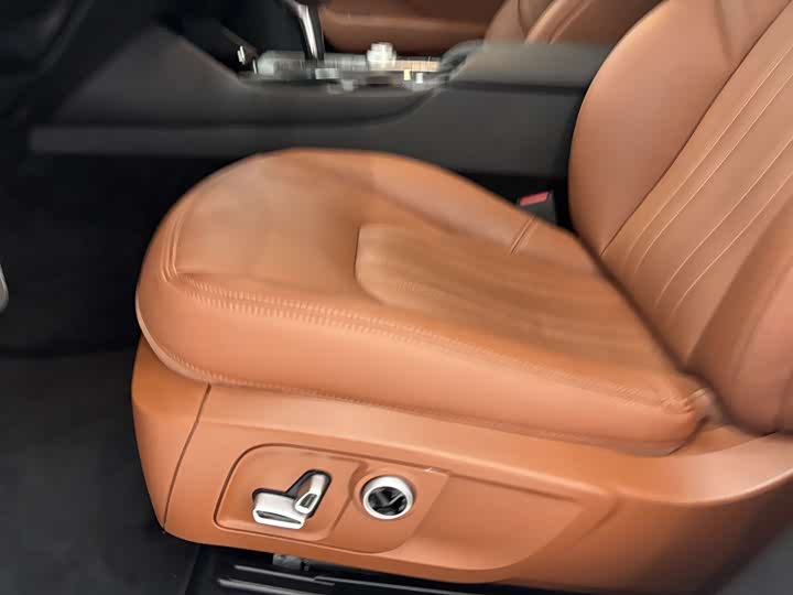 Фото 12 - Maserati Levante