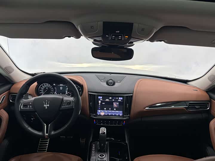 Фото 14 - Maserati Levante