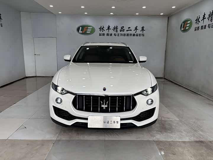 Фото 2 - Maserati Levante