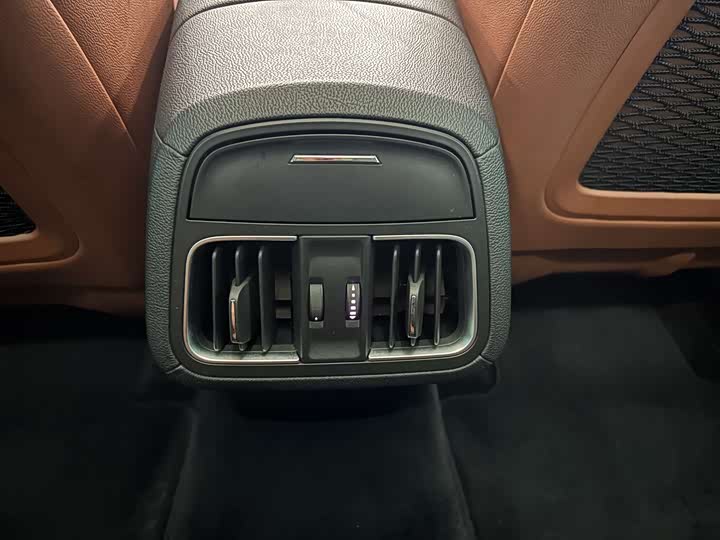 Фото 20 - Maserati Levante