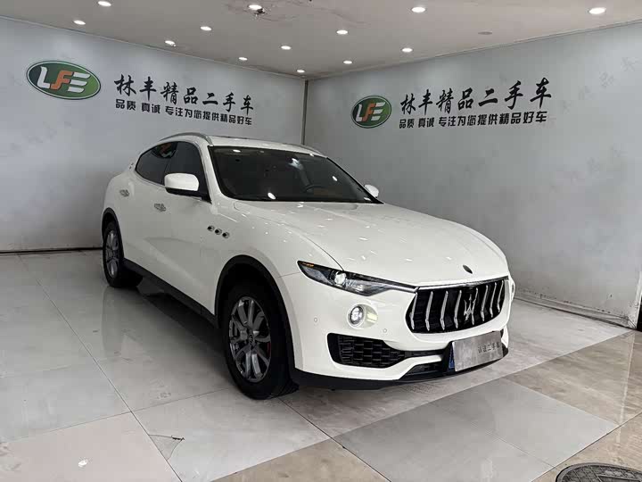 Фото 3 - Maserati Levante
