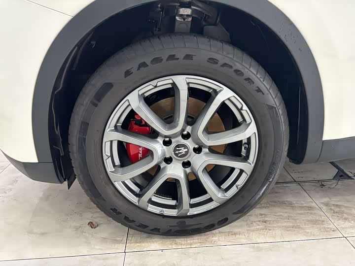 Фото 32 - Maserati Levante