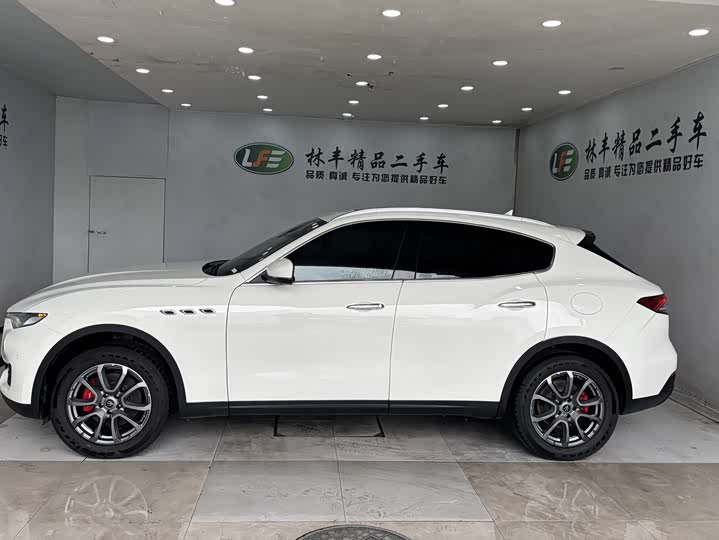 Фото 4 - Maserati Levante