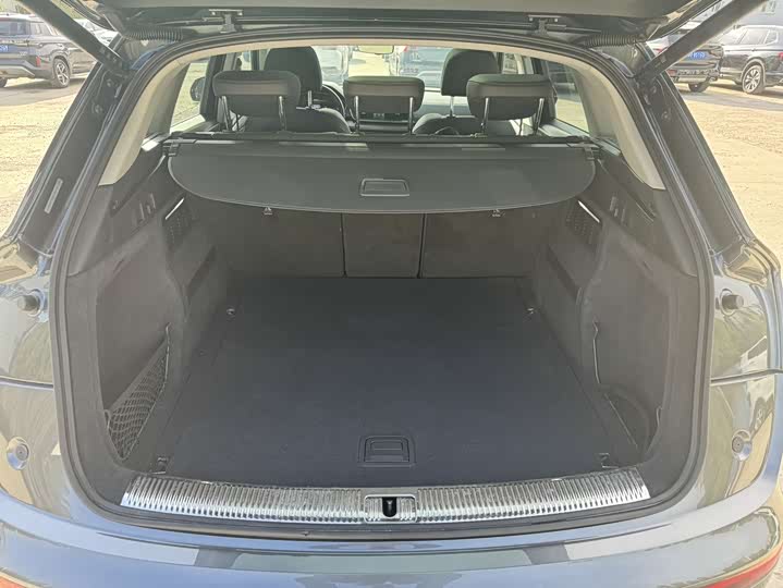 Фото 19 - Audi Q5L