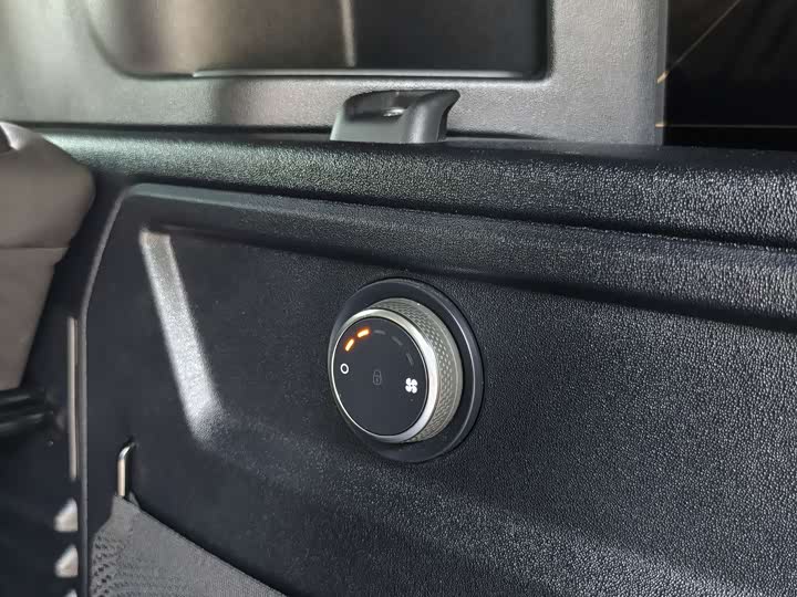 Фото 14 - Land Rover Defender