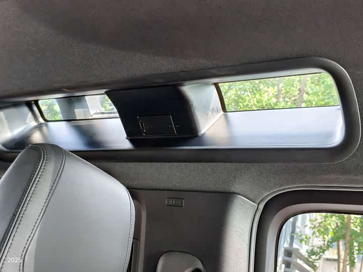 Фото 17 - Land Rover Defender