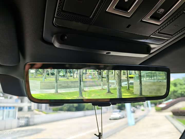 Фото 18 - Land Rover Defender