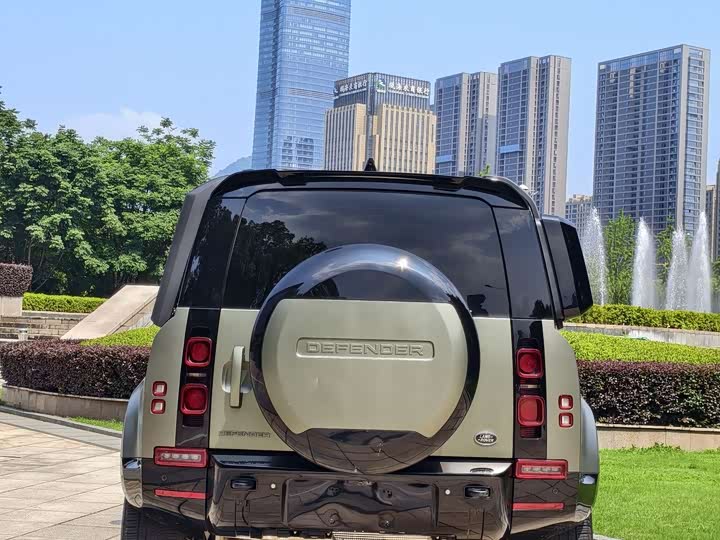 Фото 20 - Land Rover Defender