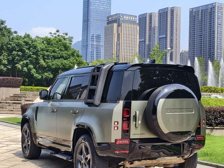 Фото 21 - Land Rover Defender