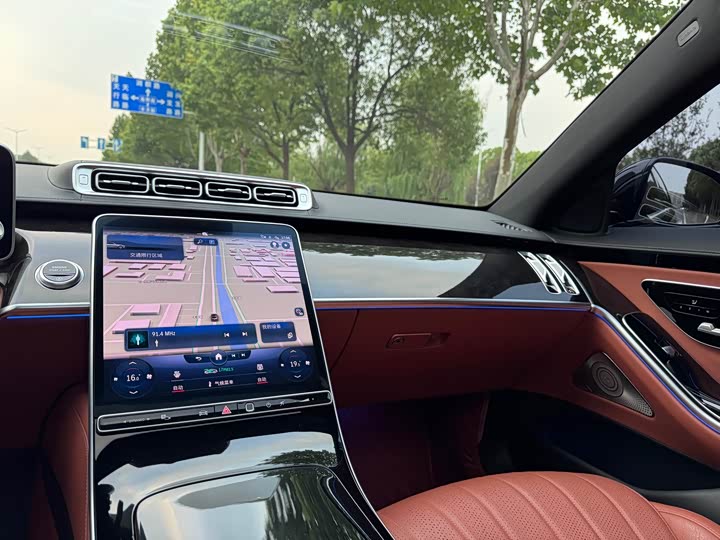 Фото 12 - Mercedes-Benz S-Class