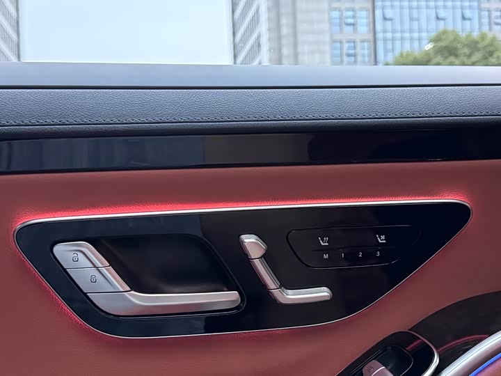 Фото 15 - Mercedes-Benz S-Class