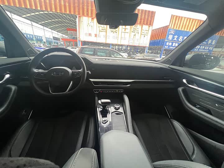 Фото 6 - Geely Monjaro