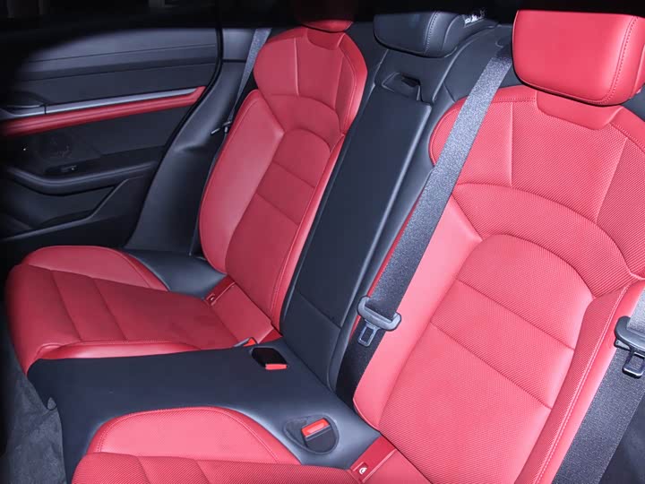 Фото 11 - Porsche Taycan