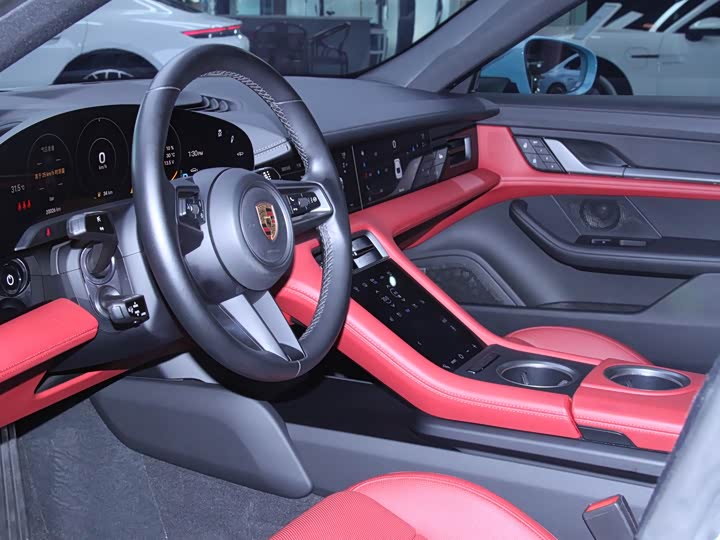 Фото 12 - Porsche Taycan