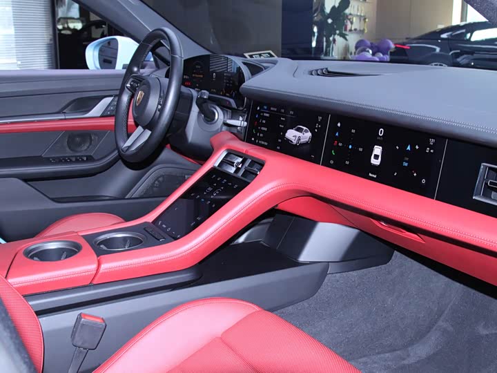 Фото 13 - Porsche Taycan
