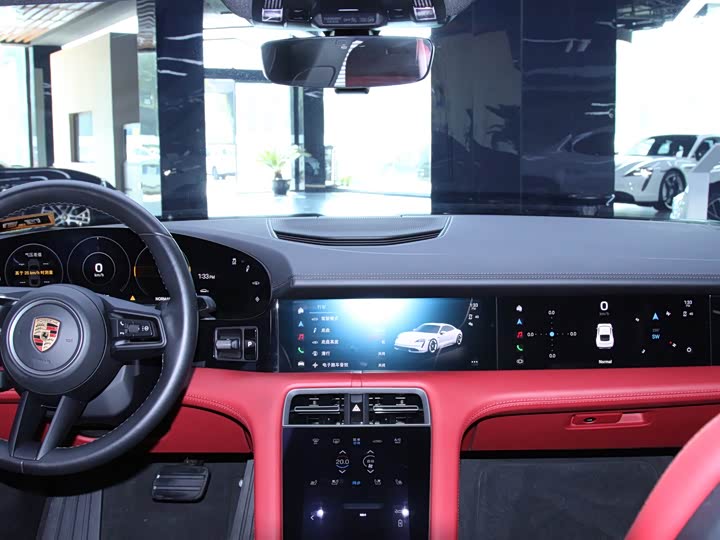 Фото 14 - Porsche Taycan