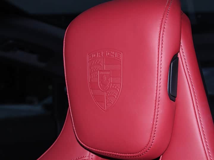 Фото 16 - Porsche Taycan