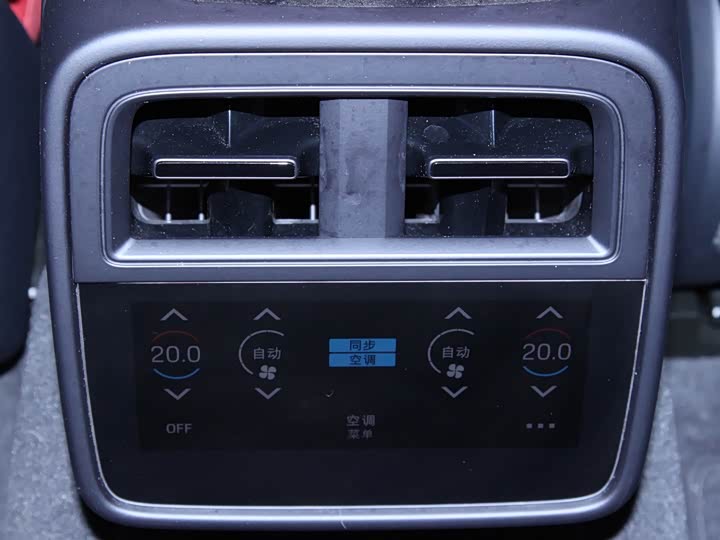 Фото 18 - Porsche Taycan