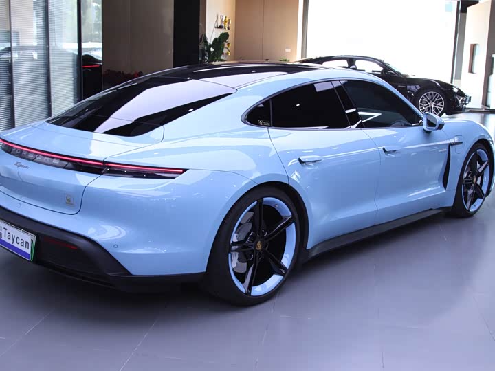 Фото 7 - Porsche Taycan