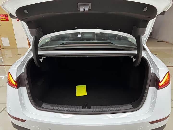 Фото 12 - Roewe D7