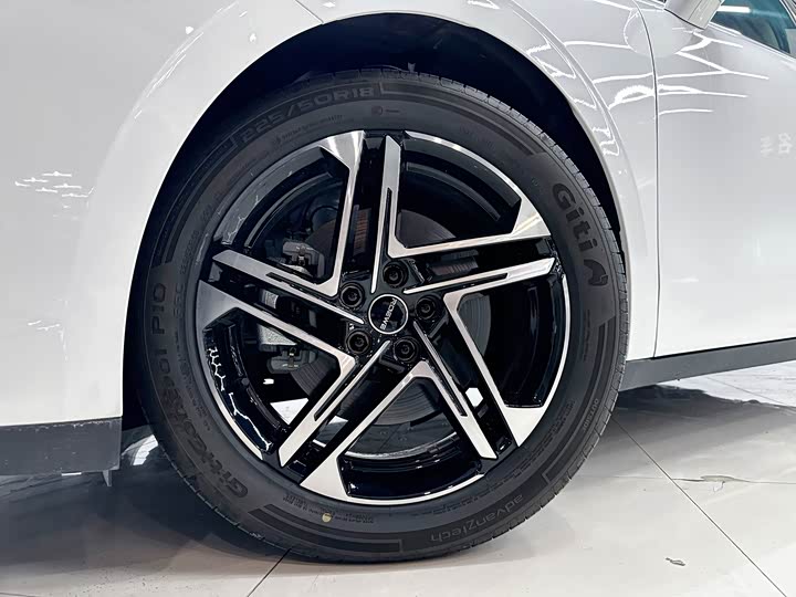 Фото 6 - Roewe D7