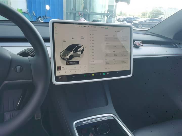 Фото 13 - Tesla Model Y