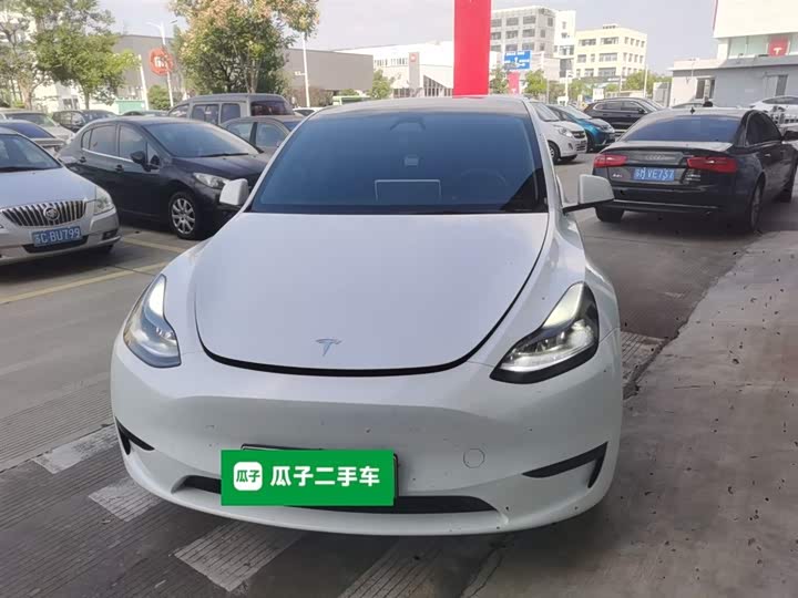 Фото 3 - Tesla Model Y
