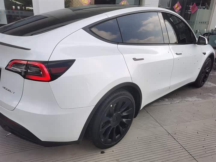 Фото 8 - Tesla Model Y