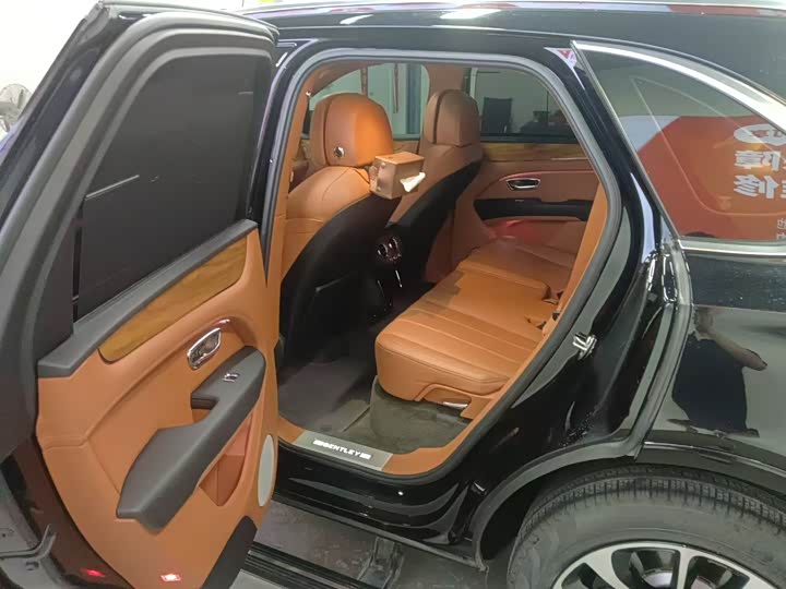 Фото 8 - Bentley Bentayga