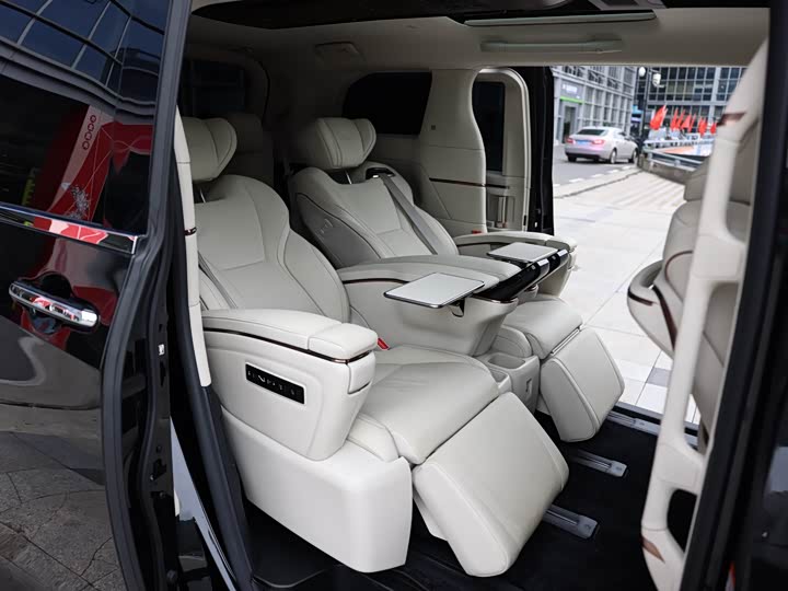 Фото 12 - Lexus LM