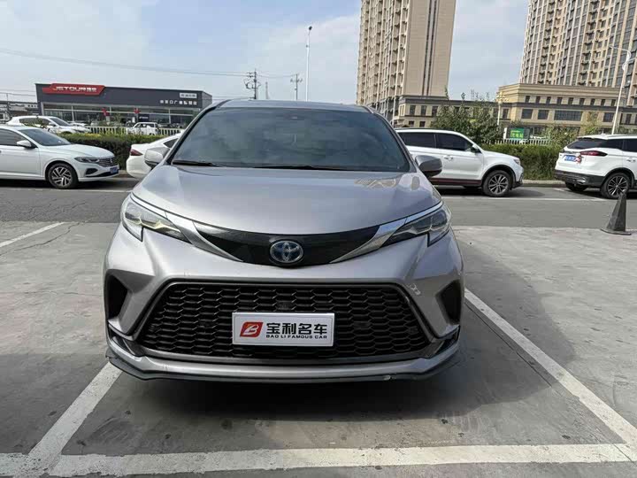 Фото 5 - Toyota Granvia