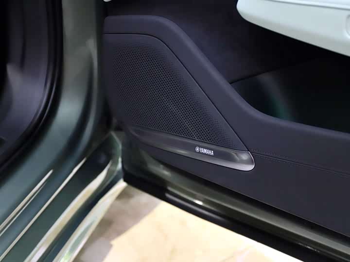 Фото 18 - Zeekr 001