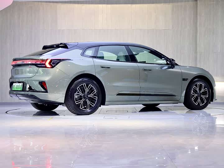 Фото 5 - Zeekr 001