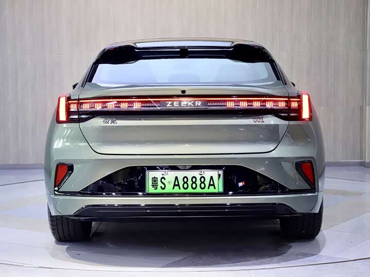 Фото 7 - Zeekr 001