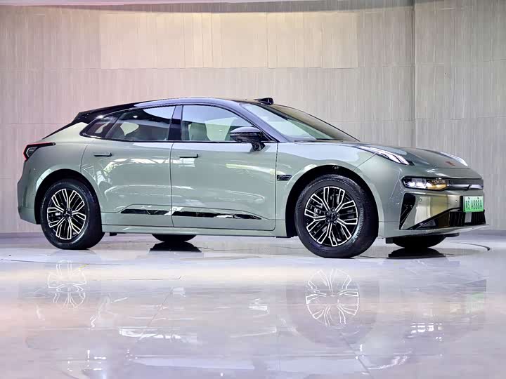 Фото 8 - Zeekr 001