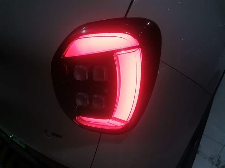 Фото 8 - GAC Aion UT