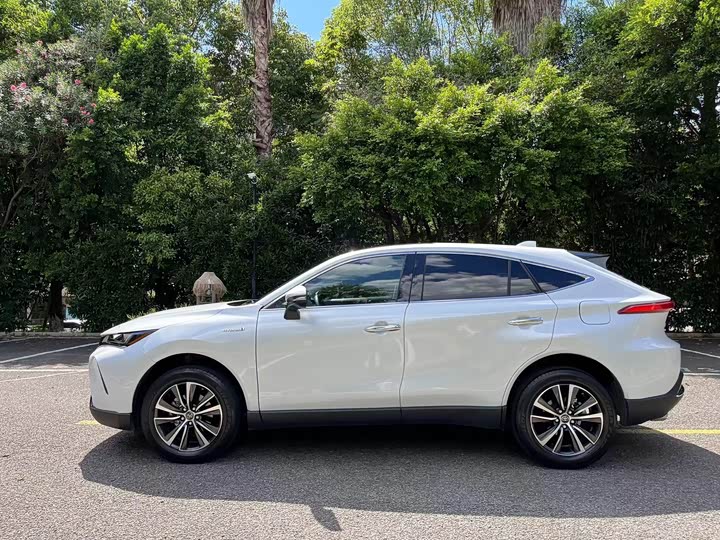 Фото 10 - Toyota Harrier