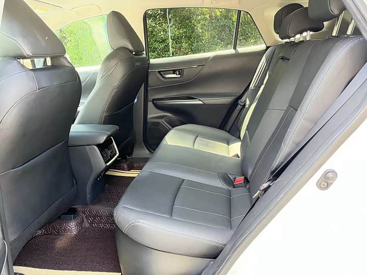 Фото 6 - Toyota Harrier