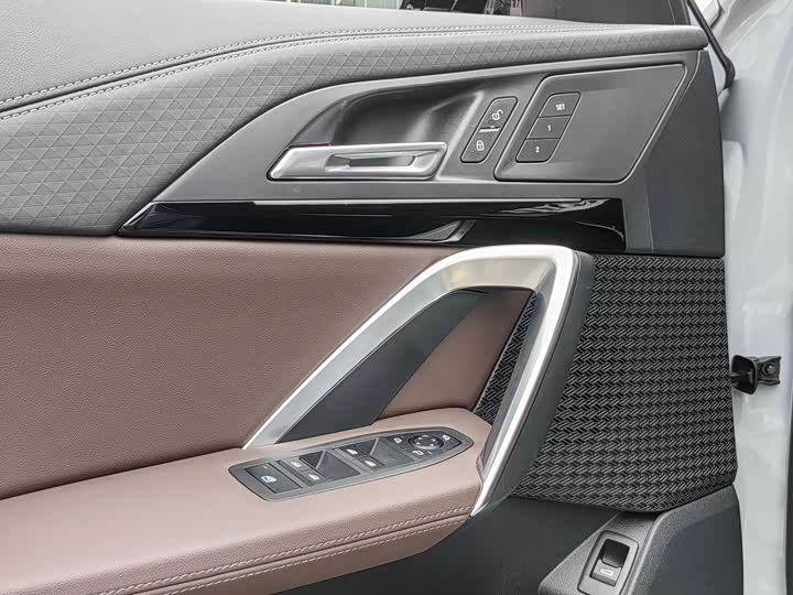 Фото 11 - BMW X2