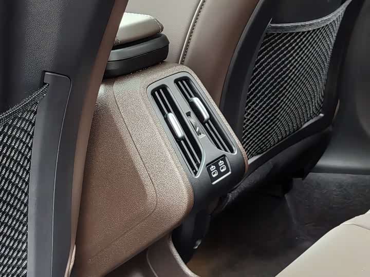 Фото 18 - BMW X2