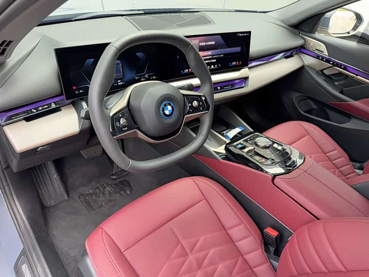 Фото 11 - BMW i5