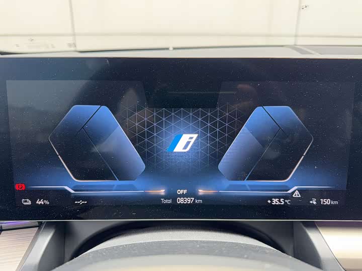 Фото 15 - BMW i5