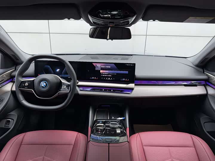 Фото 9 - BMW i5