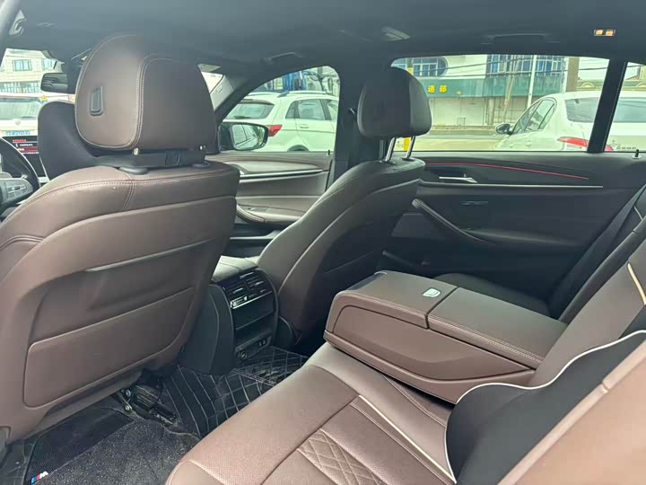 Фото 5 - BMW 5 Series