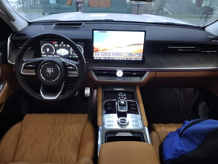 Фото 10 - Tank 500 Hybrid