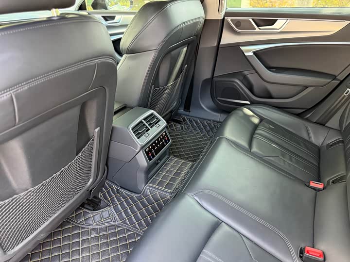 Фото 9 - Audi A7