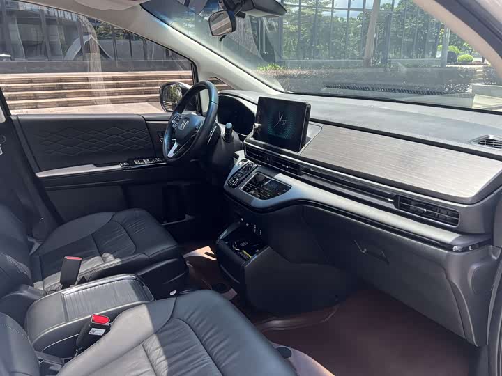 Фото 13 - Honda Elysion