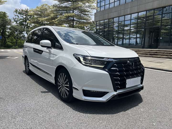 Фото 2 - Honda Elysion