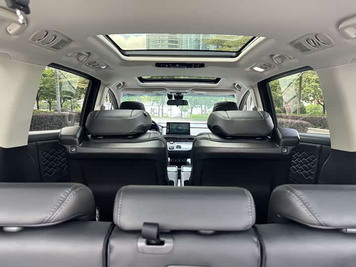 Фото 20 - Honda Elysion